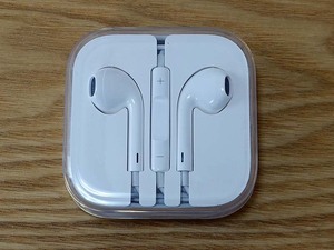 ◆◆Apple 純正 EarPods ステレオ イヤホン（有線）マイク付き　ケースあり 未使用｜E-1065◆◆