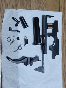 17・マルイ電動MP5 (ver2)　メカボックス内部パーツ　中古品