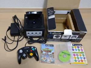 【送料無料】GAMECUBE 本体 ＋ ソフト「どうぶつの森 e＋」　ニンテンドーゲームキューブ ブラック【AVケーブル無し】