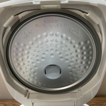 ZOJIRUSHI/象印 炊飯器 NP-XB10 2021年製 通電確認済 IH炊飯ジャー 5.5合炊き 豪熱沸とうIH ホワイト キッチン用品 家電 中古 (石736_画像9