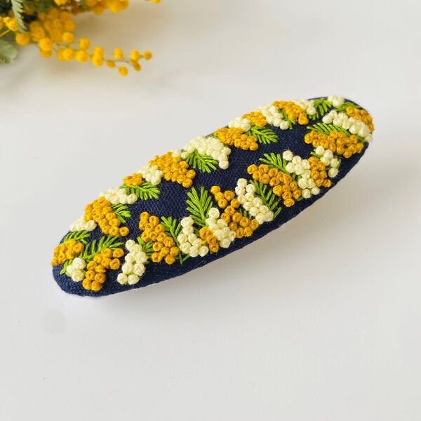 【ヘアアクセサリー】①ミモザ 刺繍 ヘアピン ハンドメイド ※1点物
