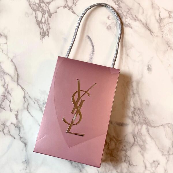 YSL ルージュ ヴォリュプテ キャンディグレーズ 15 ショーケーシング ヌード