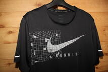 未使用　メンズXL　ナイキNIKE　ランディビジョン　ランニング半袖Tシャツ　 DQ6492　送料無料即決_画像2