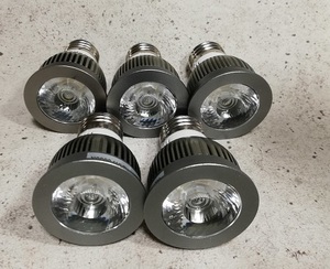 LED電球 5Ｗ 昼白色5500K 高演色性Ra95 口金E26 LED 5個 スポットライト 非調光 ハロゲン電球形 50W相当 品番：TT-5W-E26