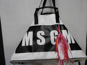 ☆未使用￥66,000 MSGM(エムエスジーエム)　２WAYバッグ　2242MDZ80　☆