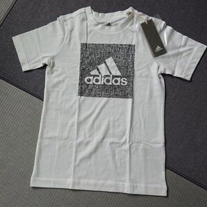 新品 adidas 130140cm Tシャツ 半袖 アディダス