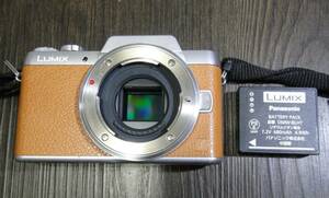 コンパクトデジタルカメラ ☆ Panasonic DMC-GF7【中古：稼働品】