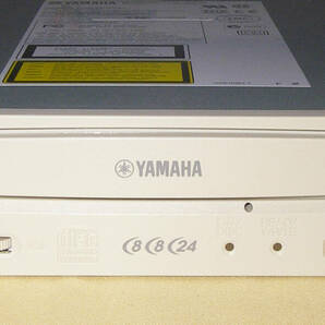 ★YAMAHA CRW8824S SCSI 50 Pin CD-REWRITABLE DRIVE★OK!!★MADE in JAPAN★の画像2