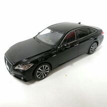 非売サンプルカー TOYOTA CROWN　15代目クラウン 1/30 ダイキャスト　ブラック_画像1