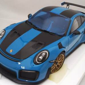 AUTOart 1/18 ポルシェ 911 (991.2) GT2 RS ヴァイザッハ・パッケージ ブルー/カーボンブラック オートアートの画像4