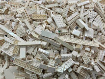 ジャンク LEGO 色分けブロック バラ 【白/ホワイト】3Kg以上 大量 まとめ売り パーツ プレート 基本ブロック 特殊ブロック 部品取り_画像1