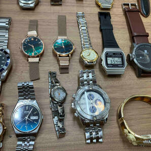 ジャンク 腕時計 まとめ売り 30点 CASIO、FolliFollie、SEIKO、SWATCH、ALBA等の画像3