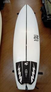 [Доставка дома невозможна: Остановите офис продаж] Styley CG 6'4 "Surfboard Mid -Length