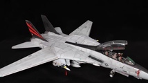 タミヤ1/32 アメリカ空軍 F-14A トムキャット 組立塗装済完成品_画像4