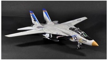 アカデミー1/72 アメリカ空軍 F-14A トムキャット 組立塗装済完成品_画像7