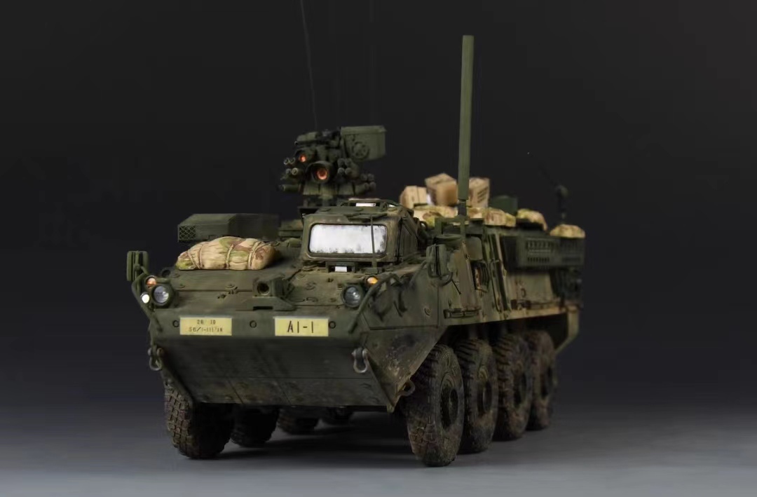 1/35 アメリカ M1130 Stryker 装甲兵員運送装甲車 組立塗装済完成品, プラモデル, 戦車, 軍用車両, 完成品