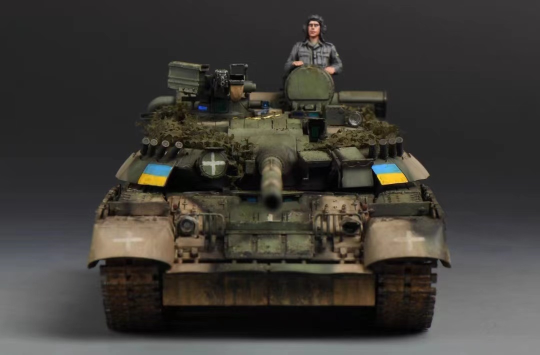 1/35乌克兰陆军T-80UD主战坦克 拼装涂装完成品, 塑料模型, 坦克, 军用车辆, 完成的产品