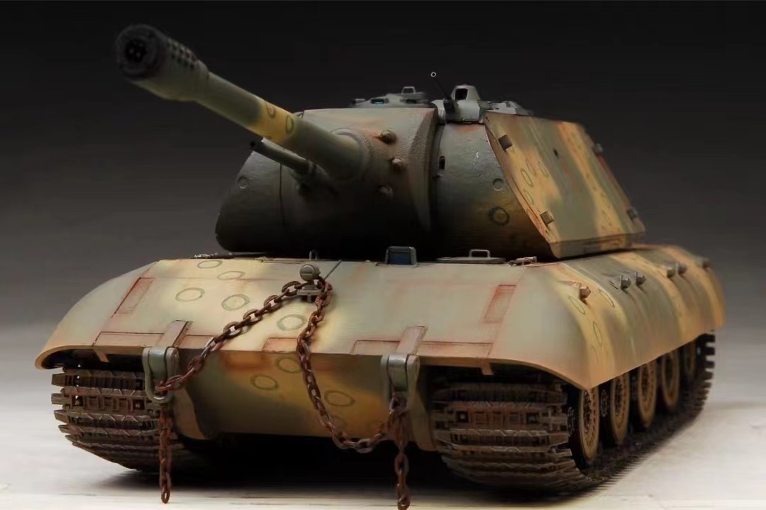Amusing hobby 1/35 ドイツ E-100重戦車 組立塗装済完成品, プラモデル, 戦車, 軍用車両, 完成品