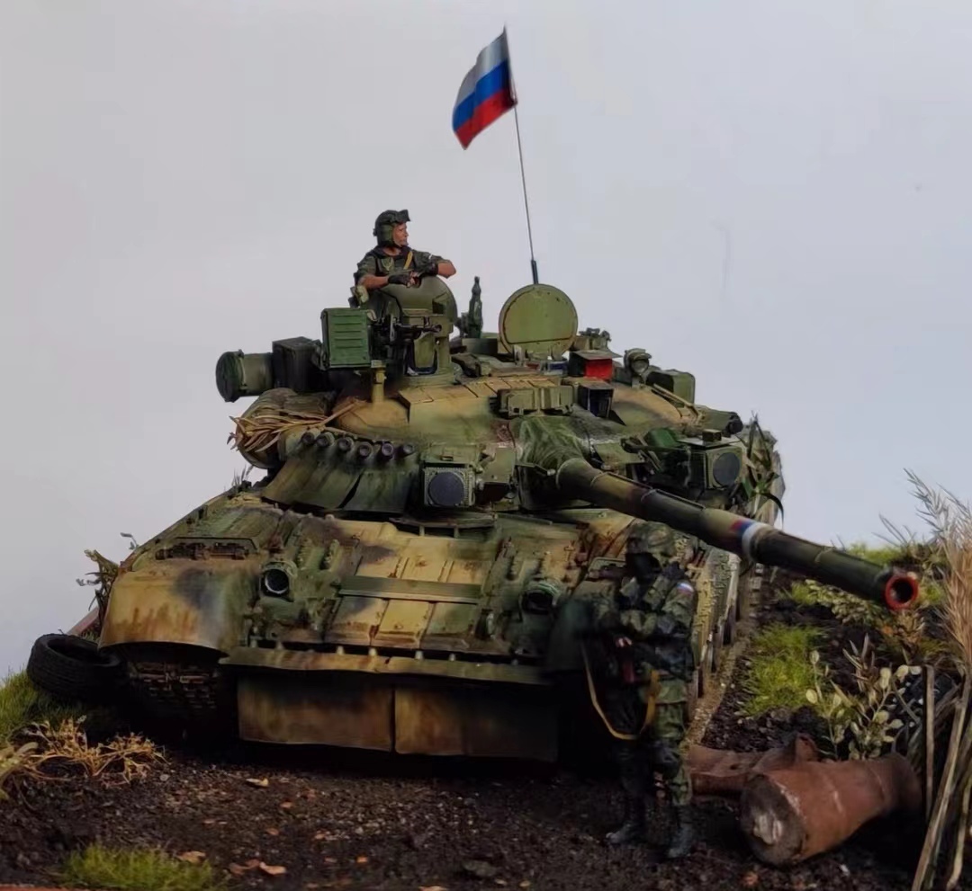 1/35 Tanque de batalla principal T-80UK del ejército ruso, ensamblado y pintado, producto terminado, Modelos de plástico, tanque, Vehículos militares, Producto terminado