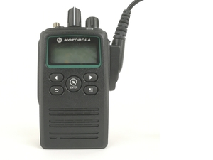 MOTOROLA モトローラ GDR4800 デジタル簡易無線携帯型 業務無線機 トランシーバー バッテリー2個付き ジャンク Y8689321