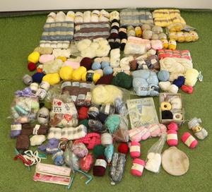  knitting wool large amount set / gross weight approximately 13.8. unused goods contains hobby practice beginner . comfort arrange collection collector 003FCMFK64