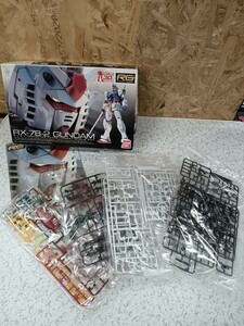 T-261 バンダイ BANDAI RG 機動戦士ガンダム RX-78-2ガンダム 1/144スケール 色分け済みプラモデル