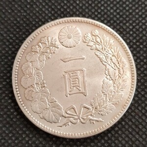 3908　日本古銭　一圓　明治19年　メダル　コイン
