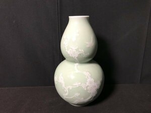 中国 景徳鎮 緑釉 堆白花 瓢箪花瓶