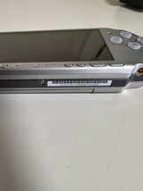 SONY PSP 3000 本体 動作品　PSP 2000本体通電不可ジャンク品　2本入中古現状 _画像2