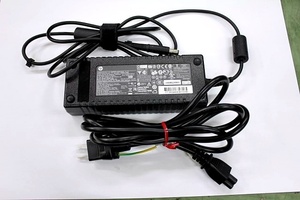 HP/純正ACアダプター ◆HSTNN-LA01-E/19.5V 6.9A/外径約7.5mm 内径約5mm◆ HPAC19.5V51Y