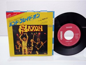 Saxon「And The Bands Played On」EP（7インチ）/Carrere(P-1540G)/洋楽ロック
