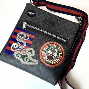 ほぼ未使用/現行●GUCCI ショルダーバッグ クーリエ GGスプリーム メンズ ビジネス グッチ シェリーライン サコッシュ メッセンジャー 美品