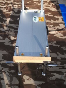 アルミミニ釣台　釣楽工房製CR-7030Ⅱ型（パラソル取り付け専用穴あり）