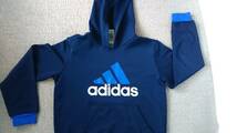 【前面派手ロゴadidas】『アディダス・フード付きジャケット』140サイズ/袖丈48/着丈47/身幅43/肩幅37/_画像1