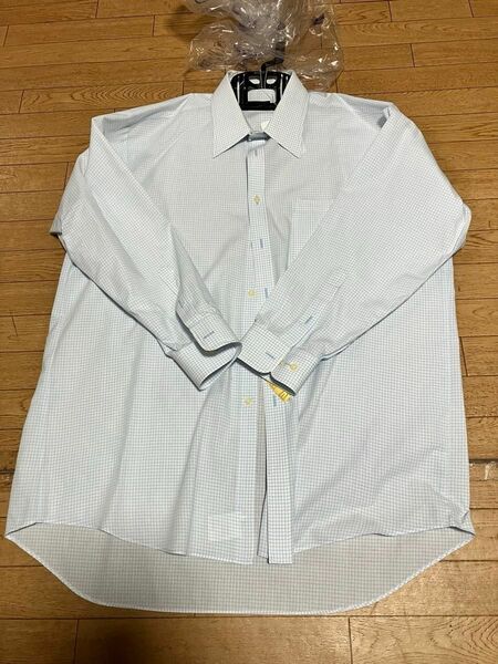 ドレスシャツ　長袖　サイズＸＬ　若干薄いシミが有りましたが、クリーニング店にてシミ抜き完了済。