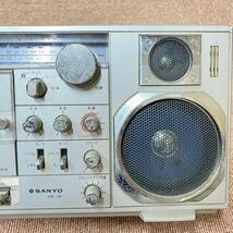 SANYO サンヨー ラジカセ MR-V8 シルバー 三洋電機 昭和レトロ AM FM ラジオ カセット レコーダー 電源コード マイク _画像9