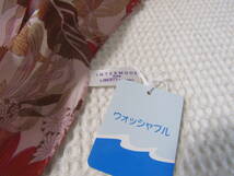 49　新品　リバティ　スカーフ　シルク　絹100％　花柄　約82Ｘ82㎝　日本製　未使用　定形外郵便の送料94円_画像4