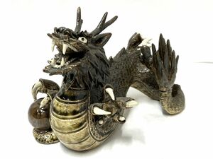 【D693】陶器製 龍の置物 ドラゴン 辰年 全長22cm インテリア 焼物 飾り b