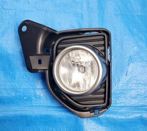 200 series Hiace foglamp left side GDH 200 TRH 200 super GL 4 type on and after valve(bulb) attaching Hiace foglamp original 