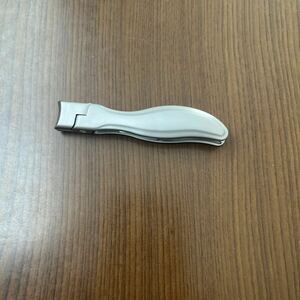 603p1114* [TKhits] nail clippers for foot ....[ on a grand scale open nail clippers ] pair. nail thickness . nail good break stone chip .. not pair . person nursing ( silver )