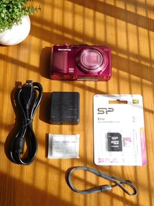 OLYMPUS ー SH-25MR (Red) ー　25X超解像ズーム搭載／32GBカード＆予備バッテリー付き