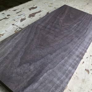 送料無料！！【S576F】ウォルナット 550×240×24㎜ 極上杢 板材 乾燥材 木工 DIY 材木 天然木 無垢材《銘木すずめや》の画像2