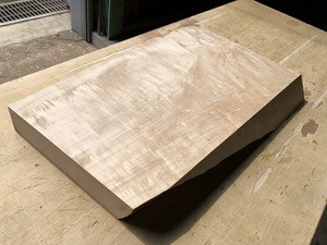 送料無料！！【S403C】栃 515×225～330×54㎜ 板材 乾燥材 木工 DIY 材木 天然木 無垢材 《銘木すずめや》