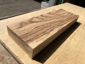送料無料！！【S499F】ゼブラウッド 535×178～182×58㎜ スポルテッド 乾燥材 木工 DIY 材木 天然木 無垢材《銘木すずめや》