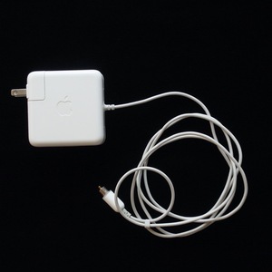 Apple 45W AC adaptor No: A 1036 iBook G4 12.1 -inch for 