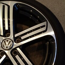 【ガリ傷無し美品】VW フォルクスワーゲン GOLF 7R 7.5R 純正18インチホイール（5G0601025BK）、POTENZA S001タイヤ付き1本のみ（4/4本目）_画像4