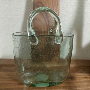 ガラス製 ハンドバッグ 花瓶