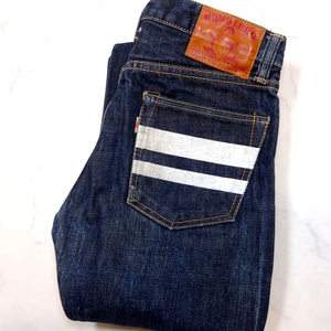 美品 MOMOTARO JEANS 桃太郎ジーンズ 出陣 15.7oz タイトフィットベルカット 0505SP W28 ブーツカット 岡山児島