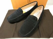 HH 未使用 【トッズ TOD'S】 スエードレザー ドライビングシューズ ローファー型 スリッポン 靴 (レディース) size37.5 黒 ■30LZ4460■_画像1