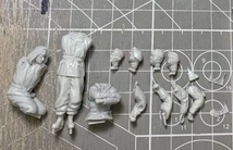 ☆☆ 大戦 模型 ミリタリー フィギュア 1/35スケール 兵士3体 セット ☆☆ 戦車 陸軍 レジン 樹脂 未塗装 未組み立て ジオラマ G633 G634_画像4